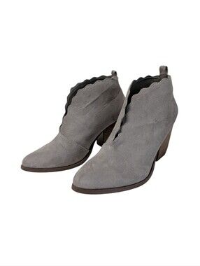 Beast Fashion Gray Suede Scalloped Pointed Toe Block Heel Ankle Boots Size 6